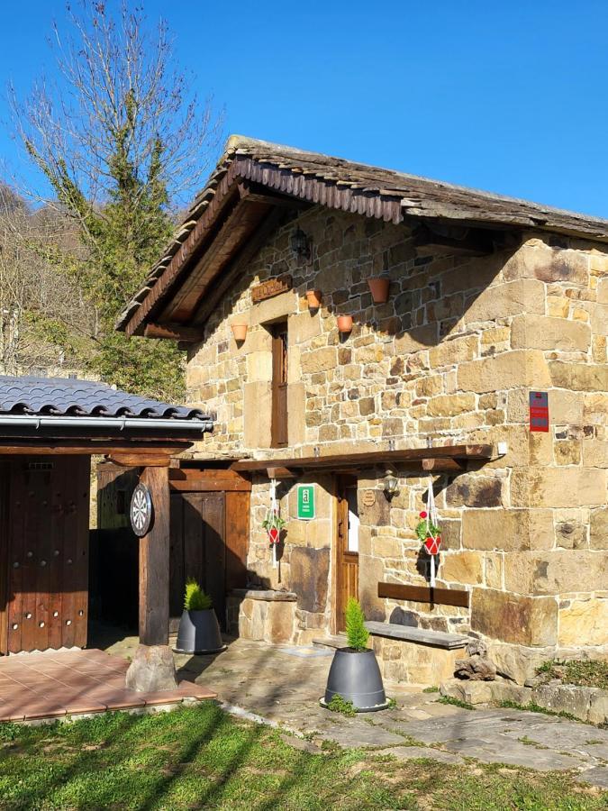 Cabana Pasiega La Quemada San Pedro Del Romeral Kültér fotó